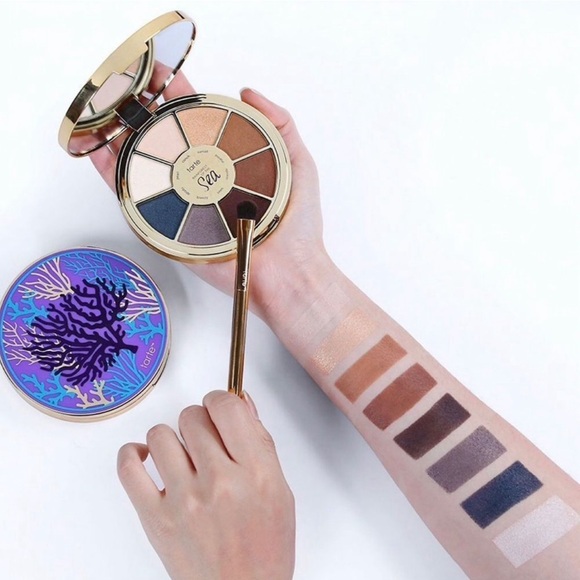 Tarte Rainforest of the Sea Neutral Eyeshadow Palette Vol. 2 - Picture 3 of 3